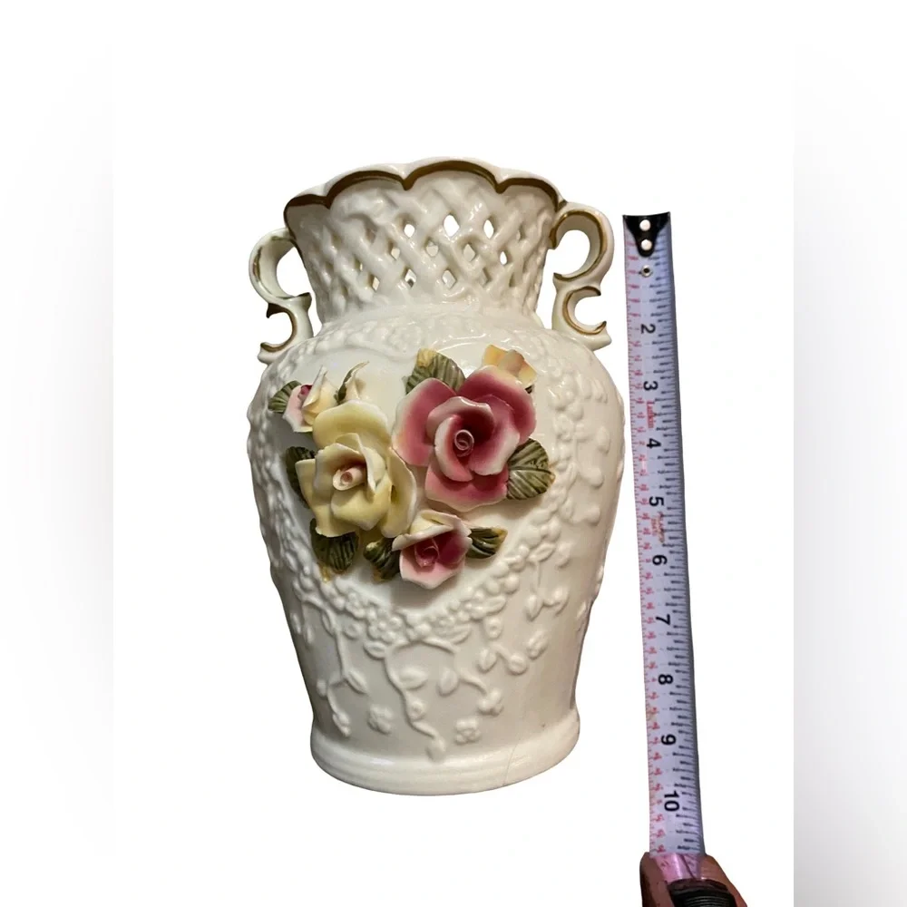 Capodimonte‎ Style Porcelain Vase And Basket Lattice Top White Gold Trim